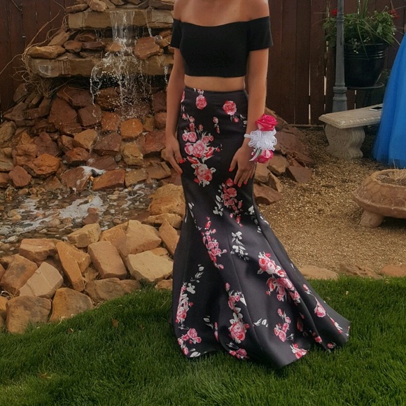 Prom dress - Picture 2 of 2